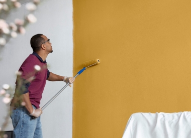 Cách vệ sinh và làm sạch rulo, cọ sơn đúng cách để tái sử dụng cho những lần sau.